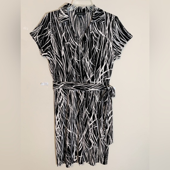 Karen Kane Dresses & Skirts - Karen Kade (size L) Black and White Cascade Faux Wrap Dress